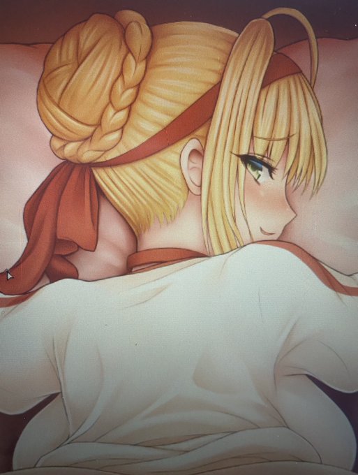 やっとここまで。
一気に描ける集中力がほしい。 