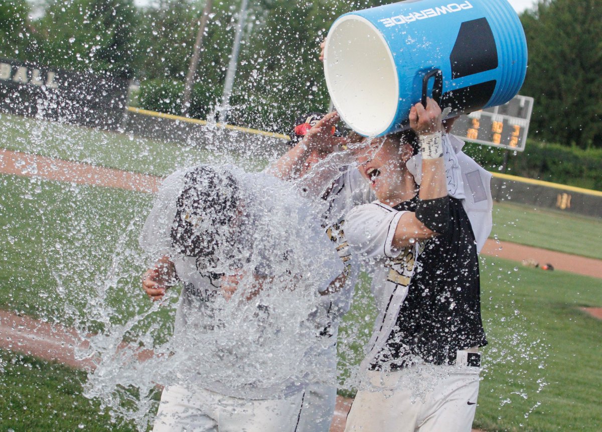 Will_Willems's tweet photo. STORY: @LTigersBaseball overcame an early 2-0 deficit to top Crawfordsville 10-5 and win the Sagamore Conference title outright. https://t.co/MAB3Gvhk7v https://t.co/7JrmcH2Mtg