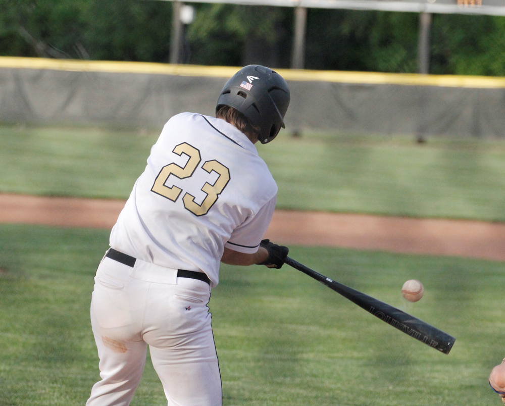 Will_Willems's tweet photo. STORY: @LTigersBaseball overcame an early 2-0 deficit to top Crawfordsville 10-5 and win the Sagamore Conference title outright. https://t.co/MAB3Gvhk7v https://t.co/7JrmcH2Mtg