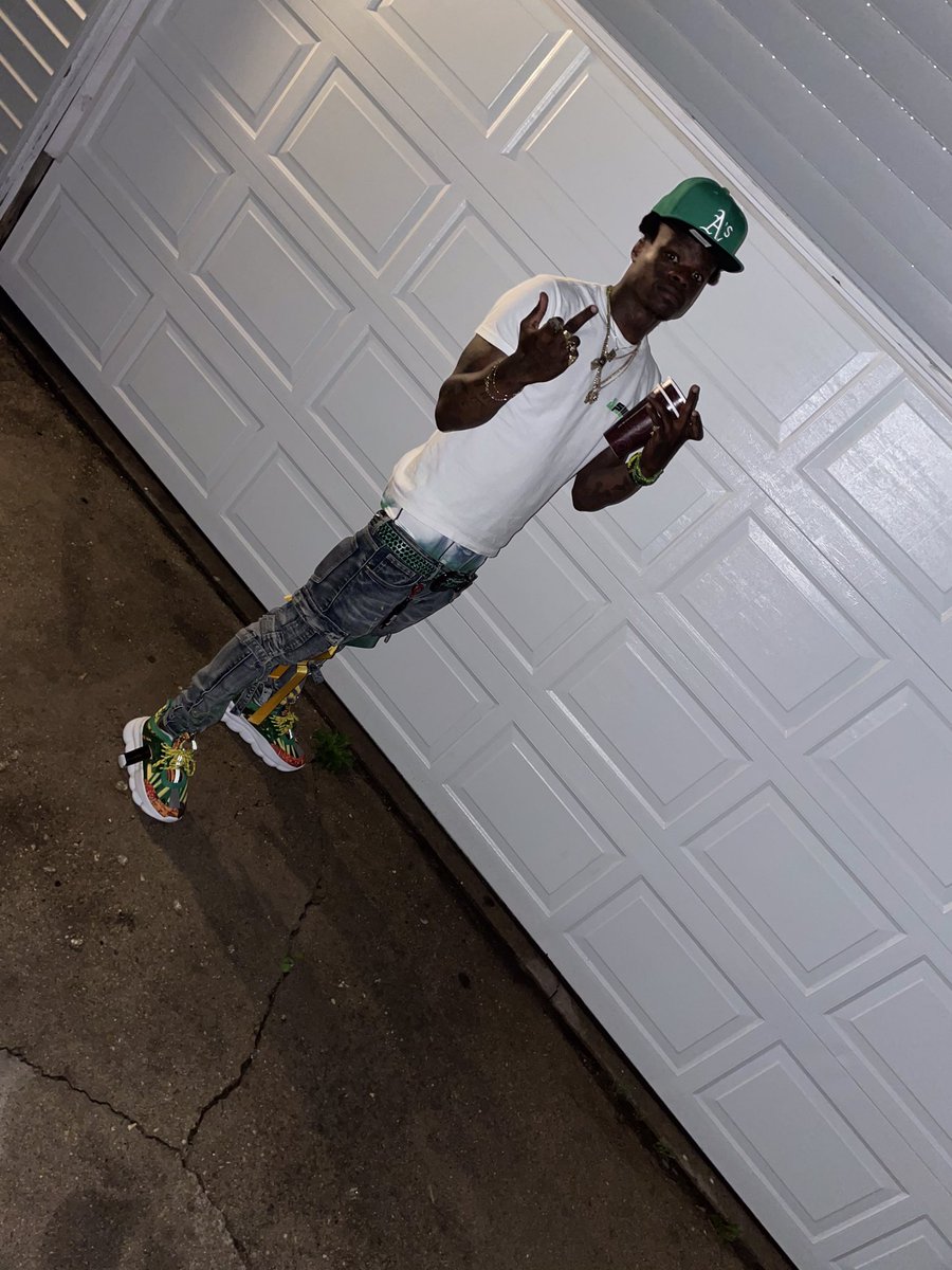 TrapjitG's tweet photo. Worked hard for this shit omm I’ma enjoy it 🤞🏿 Big 💰😈✅ https://t.co/NoVsCV2mgP