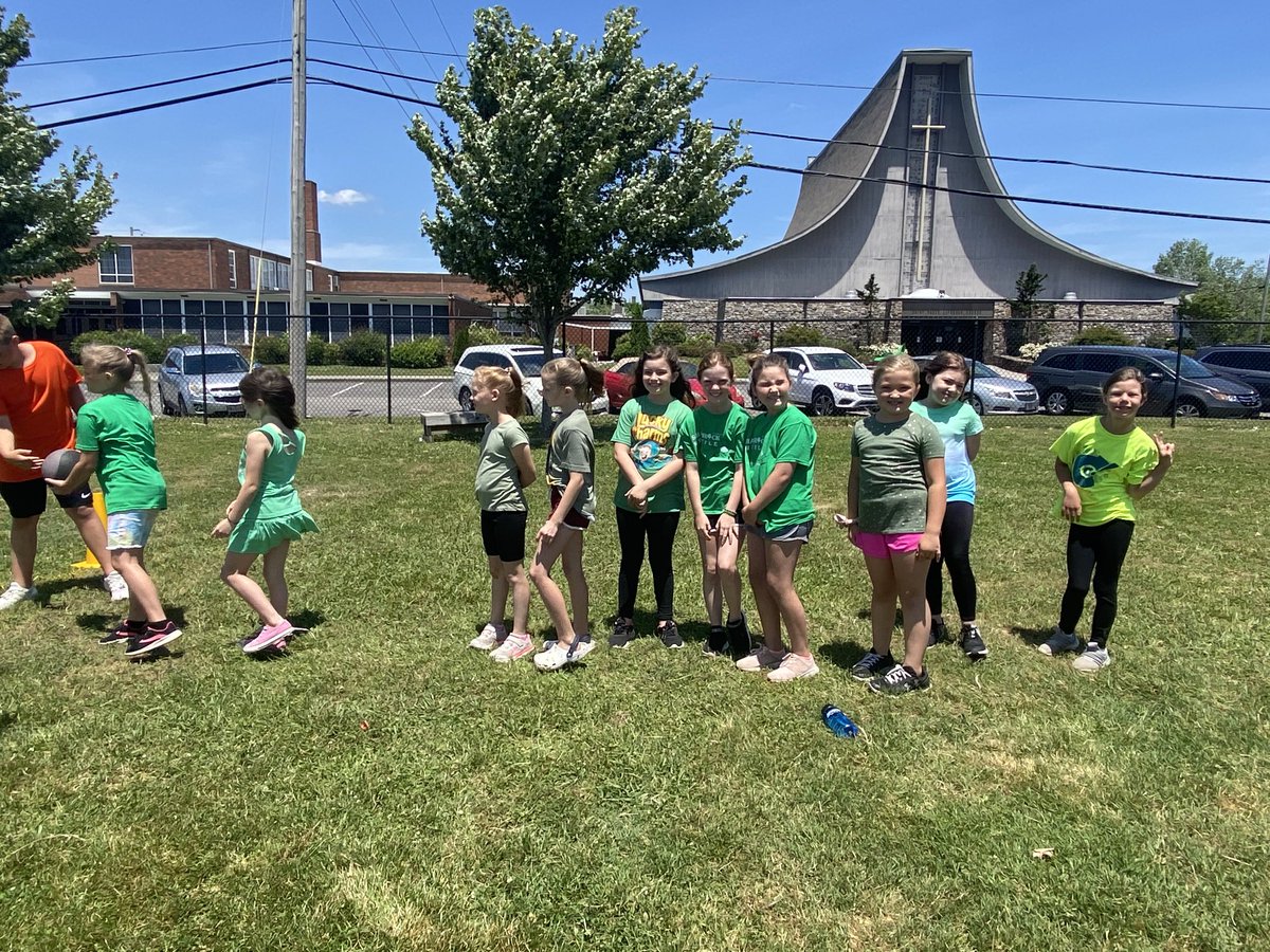 courtneyspecial's tweet image. Boy did we ever have a fun field day this afternoon! Special thanks to ⁦@BranchWhitlock⁩ , Coach Campbell, and Coach Sparkles for orchestrating such a fun opportunity for our students at EES! ⁦@EESPrincipal⁩ #specialeclass