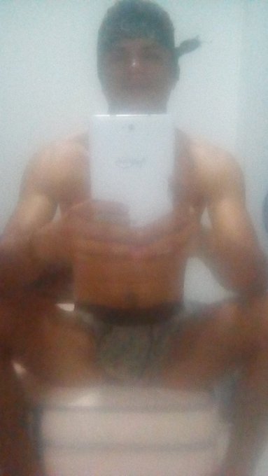 Alguna chica para una escapada ma&ntilde;ana? https://t.co/6Kl6P8dbKH