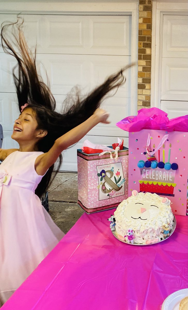 PolenGeneration's tweet photo. I’ll always ❤️ seeing u having fun, enjoying e/a &amp; every moment of ur life. I pray to Life that it continues blessing u w/ health, sheer bliss &amp; lots of 💕 today, tomorrow &amp; always. Thank u 4 coming into our lives 2 make them so much brighter —I♥️U! #PollenGeneration 🥳🎂🎈😘🎉 https://t.co/MEdkIgWJiR