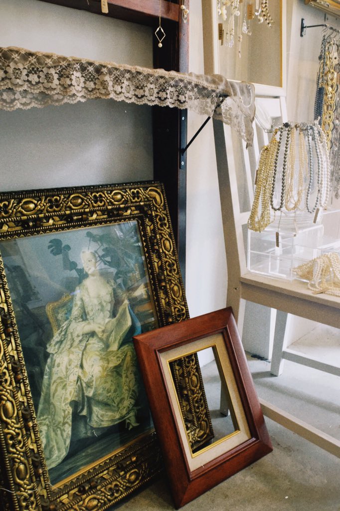 5/22
本日もオープンしました！
12:00-19:00

久しぶりに晴れましたね！
お近くにお越しの際はぜひ！

OM accessories &amp; clothes
〒460-0011
名古屋市中区大須3-22-22

#om #fashion #accessories #nagoya #osu #アクセサリー #古着 #大須 #大人可愛い #アクセサリー屋さん #名古屋