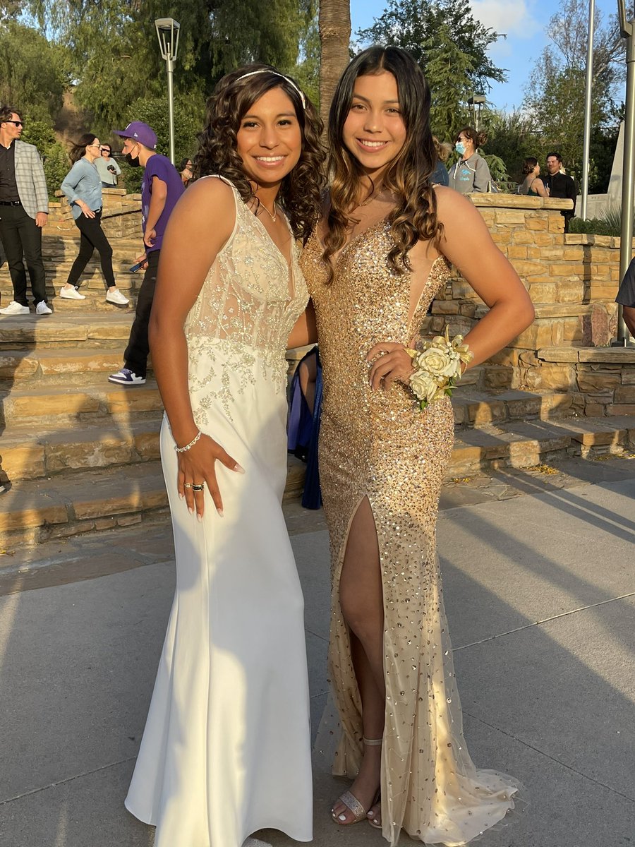 fuhs_softball's tweet photo. Ditching our cleats for 👠 tonight 💃 🕺 

Just a few of our athletes cleaning up very nicely for prom this evening 👗 🤵‍♂️ 💅 🎶 https://t.co/K2rQM6mHLT