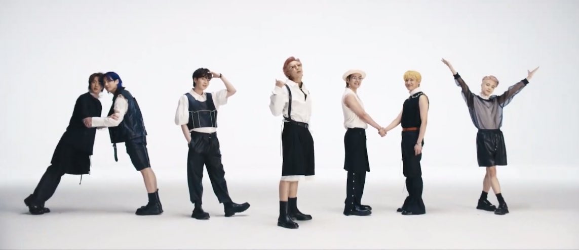 diannemariematu's tweet photo. I really love this fandom!!! Congratulations ARMYs for Breaking our own records again and again!! 👏🎉 And for aiming all the goals for #ButterMV and #ButterSingle #GoARMYs https://t.co/G1dTqVzvb5