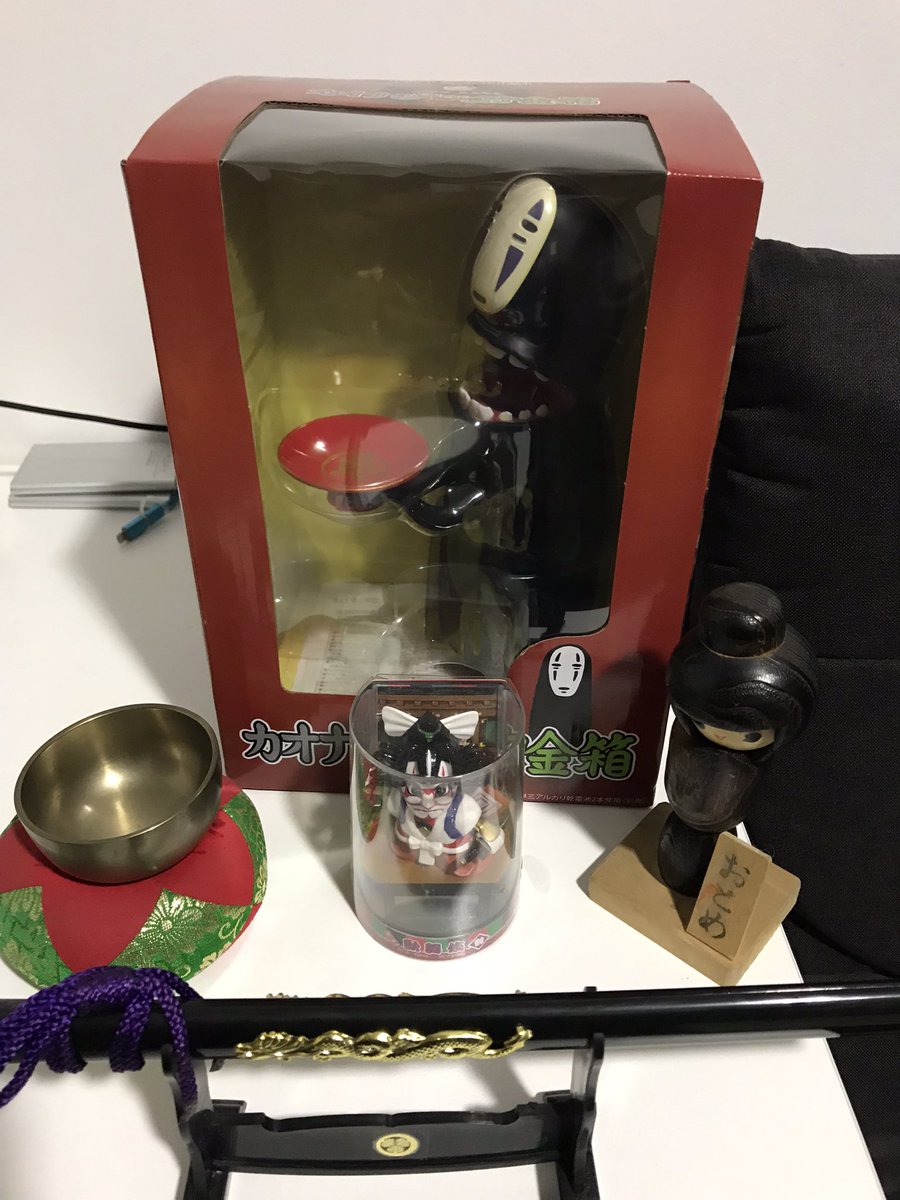 Kelita_cool's tweet photo. #FandomDay also one of my beloved collectibles have to do with all-Japanese culture: Hayao Mizayaki’s No-Face, a Japanese wooden doll, a sun-motion kabuki character and a gong
@mexicollectors @Proud2bYoungOrg #raisingtheFlagg https://t.co/0H5fsn1kQf