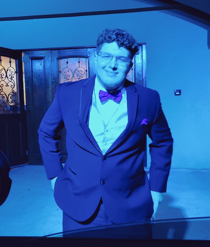vcsalinas361's tweet photo. Carroll Prom 2021 @JaidenSalinas https://t.co/3ry0KZzTEY