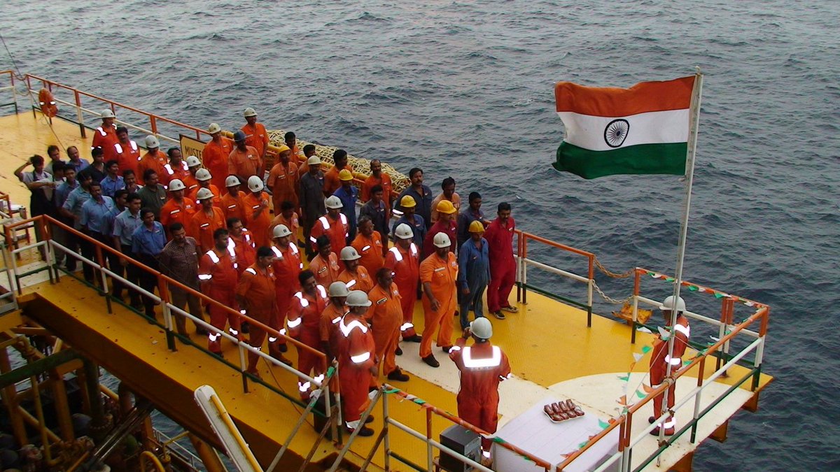 Newscript_India's tweet photo. Those who know #ONGC #Offshore going employees,they know how passionate n committed #Oilmen r toward da most complex operations n to each colleague.Offshore is not a team, it’s a family.If anyone is hurt, everybody is pained.This is a huge personal loss 4 evrybody @PetroleumMin https://t.co/QRltaxMBoG