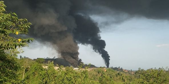 Forces of the Kachin Independence Army (KIA), one of the ethnic factions opposed to Myanmar's coup, attacked military positions at the northwestern jade mining town of Hkamti, local media reported. #WhatsHappeningInMyanmar Pic <a href="/IrrawaddyNews/">The Irrawaddy (Eng)</a>