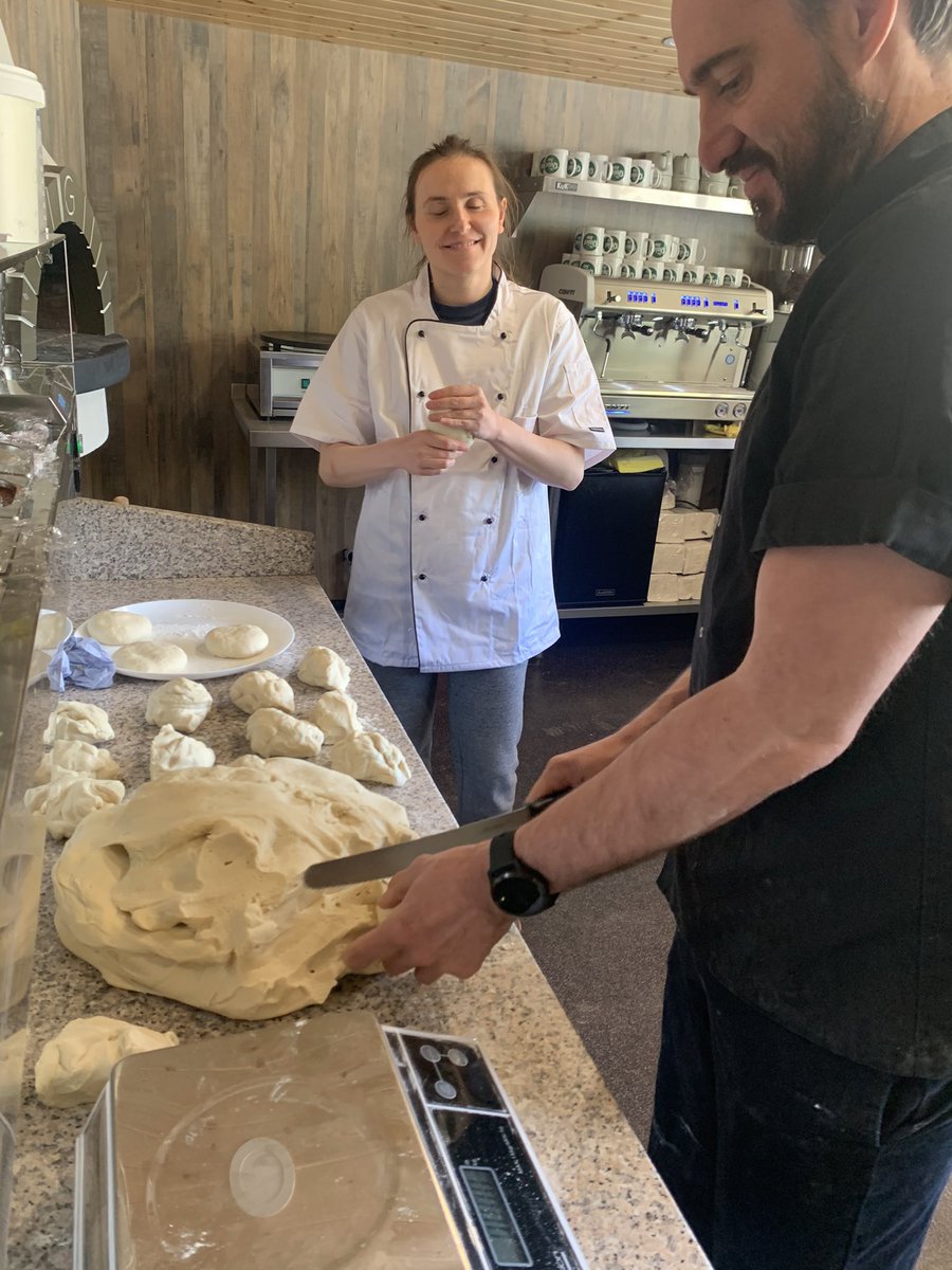 BiteQuiet's tweet photo. Hand made Pizza. Wood fired oven. Delicious 😋 https://t.co/9tp2ir015l