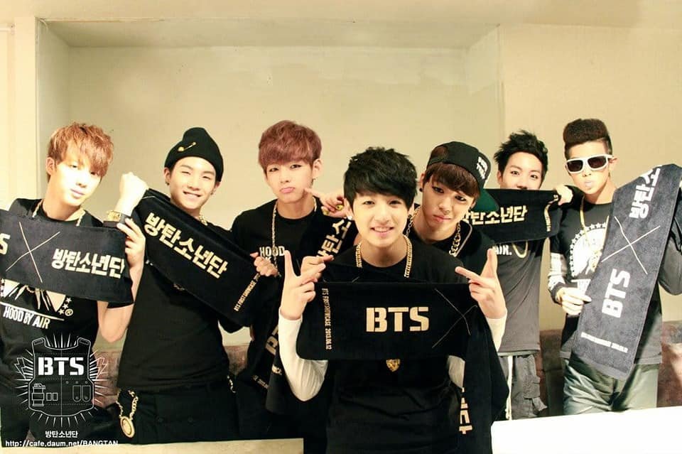 Ceci_Kookmin_YT's tweet photo. ¿Cuántos llorando? Por que yo si 💛🤧  tan orgullosa de ser ARMY, de conocer a BTS y que cambiara mi vida, de conocer a personas maravillosas gracias a ellos y por formar parte de ARMY ¡Lo hicimos ARMY! Lo logramos 🙌 Por ellos 💜
#Got_ARMY_Behind_Us https://t.co/rqV3p4pkLP