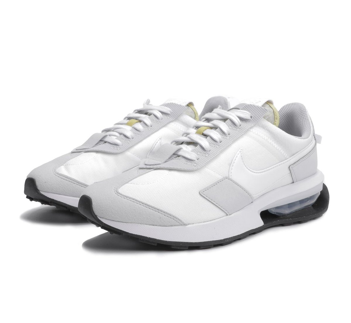 SNKR_TWITR tweet media