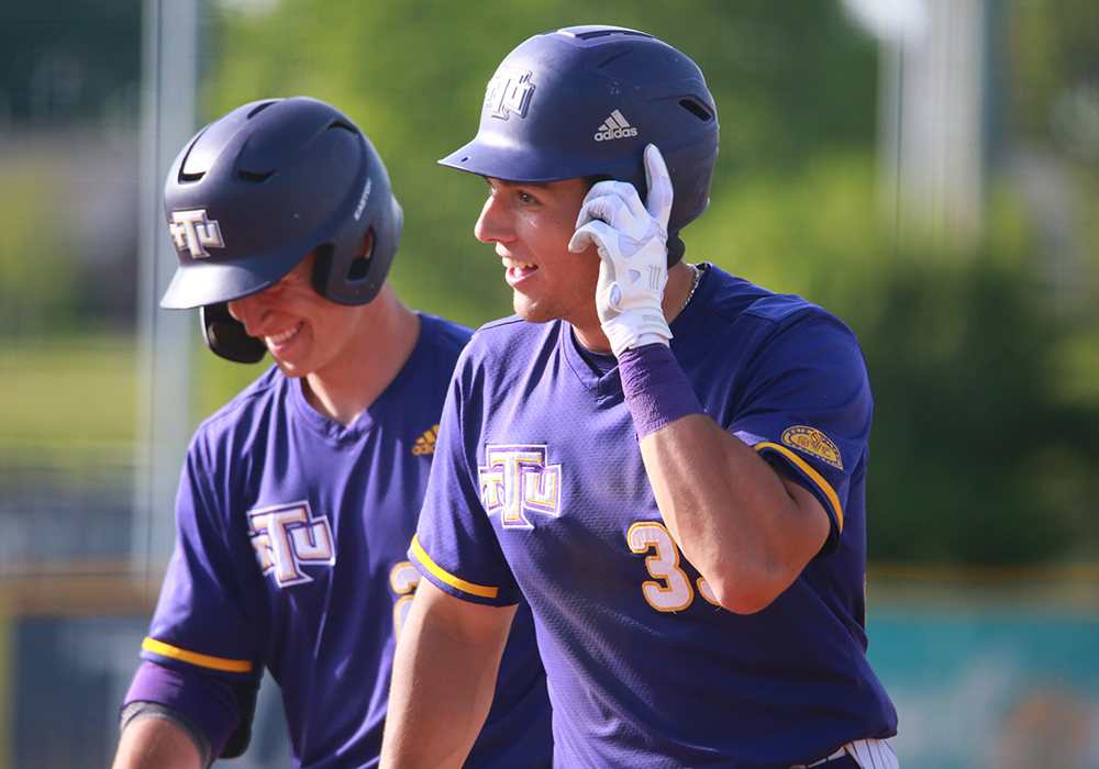 Thrilling, walk-off finish provides Golden Eagles with series sweep of SIUE, wild senior sendoff

📰: bit.ly/3vcN0KX

#WingsUp