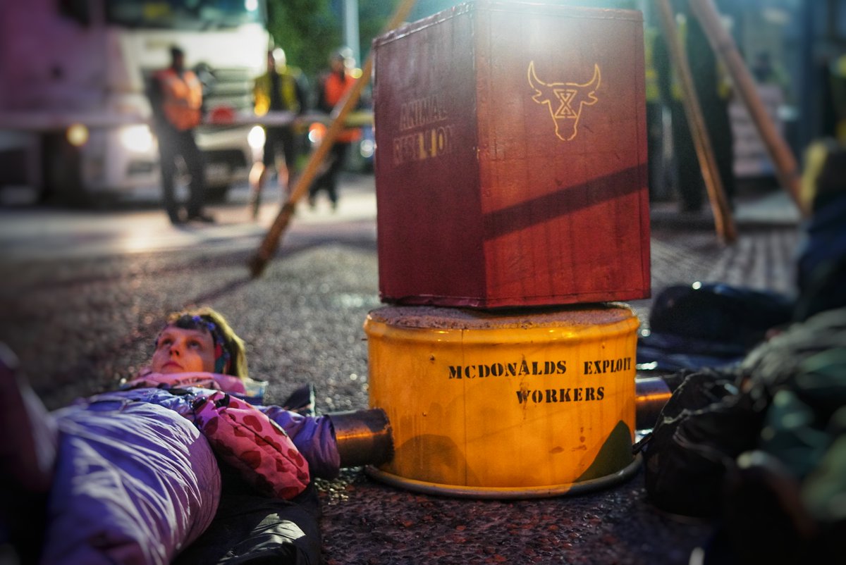 Animal Rising (@animalrising) on Twitter photo Locked on for workers rights, animal justice & to end the climate emergency. We take action to let global corporations know they have to change.
THIS IS HAPPENING NOW. Since 430am. Support our activists: animalrebellion.org
#plantbased #ClimateAction #G7UK <a href="/McDonaldsUK/">McDonald's UK</a> Locked on for workers rights, animal justice & to end the climate emergency. We take action to let global corporations know they have to change.
THIS IS HAPPENING NOW. Since 430am. Support our activists: animalrebellion.org
#plantbased #ClimateAction #G7UK <a href="/McDonaldsUK/">McDonald's UK</a>