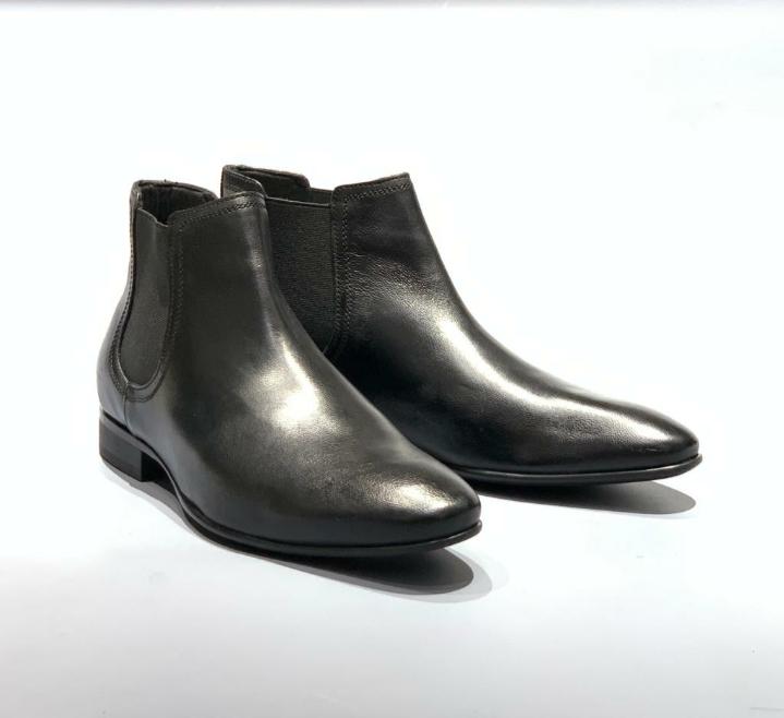 Cfu971's tweet photo. Cognac leather Chelsea Boots
Sizes 39-47
@ 5500ksh
0726886896/0707960090
@Cfu971 

#KCSE2020 #QwetuHostelsInKaren University Thika Road Juja June Ruto #UhurusCoffeeGamechanger #TheLastHospital #mondaythoughts #MondayMotivation https://t.co/JxNXOTIdRo