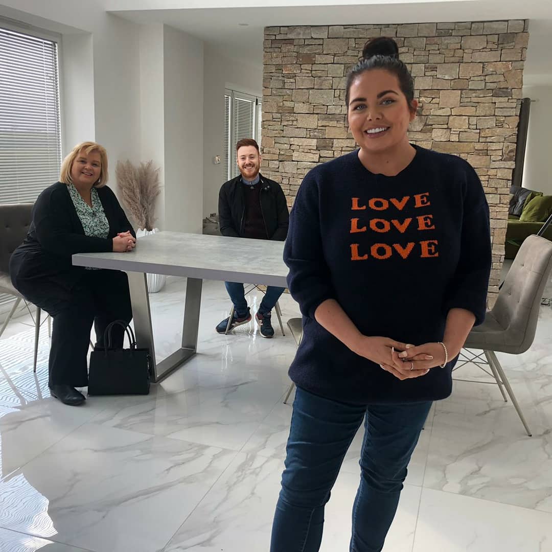DannyWol11's tweet photo. Extremely proud to have been a part of this on @BBCBreakfast this morning. 

Congratulations to @ScarlettMoffatt on becoming ambassador for @samaritans! 

Samaritans are available 24/7, no matter what you're facing. 
📞 116 123 
📧 jo@samaritans.org 

#mentalhealthawarenessweek https://t.co/xypFLWtmqV