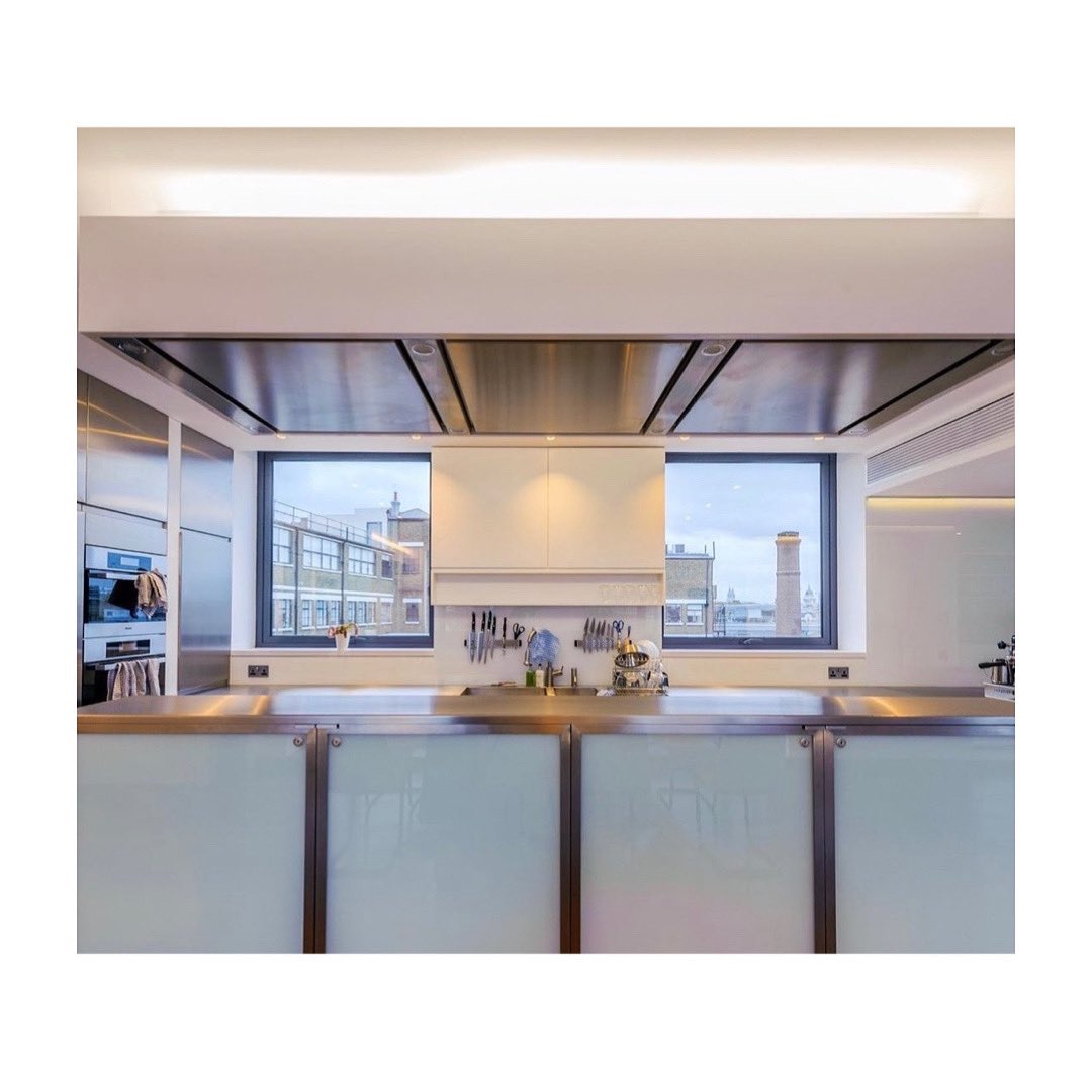 Fabulous bespoke ceiling hood in this stunning <a href="/FORM_studio_/">FORMstudio</a> project