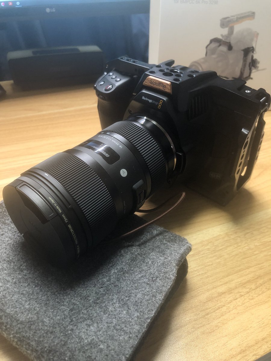 snp0319's tweet photo. BMPCC 6K Proのリグが届きました。
Samsung T5 のSSDがリグの下に搭載できました。
#BMPCC
#Blackmagicdesign
#Pocket6kpro
#smallrig https://t.co/cLNWsPpw67