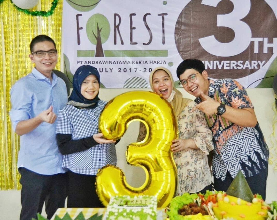 Dan tak lupa saya berterimakasi kpd istri tercinta @zahra2nissa sebagai penyemangat saya, dan mengizinkan saya menduakan johnfresh ditahap awal membangun Forest. Mohon doanya agar usaha kami ini selalu lancar, memberikan manfaat bagi orang banyak. Aamiin.