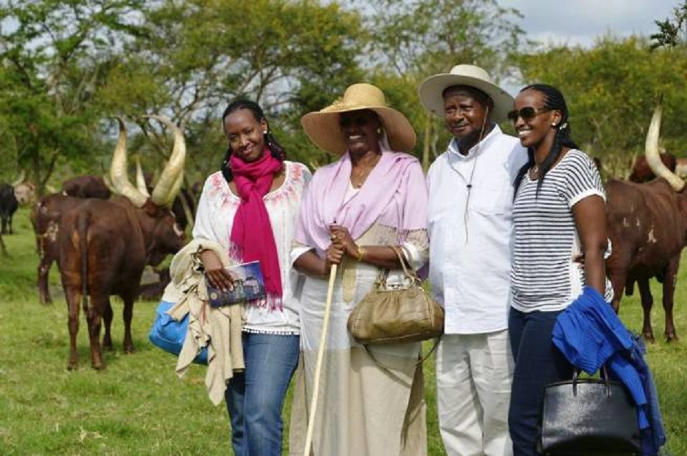 Newzug's tweet photo. #Museveni praises God for a PEACEFUL & VICTORIOUS 2021 elections ‘‘he has always been there 4 me ‘’
Pastor Patience Rwabwogo: A few days before election, believers met in Kololo & spent 03 days praying and interceding, repenting https://t.co/5wr91tVrq0 #Jesus #mainsundayservice https://t.co/15clNoylPK