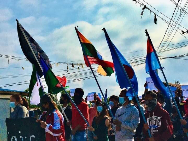 IrrawaddyNews's tweet photo. Undeterred by the heavy presence of junta forces, young people in #ShanState’s capital, #Taunggyi , continued their daily protest against the dictatorship on Monday. (Photo: CJ) 

#WhatsHappeningInMyanmar https://t.co/0PtYAjbjP7