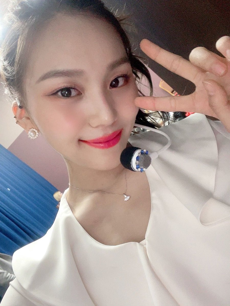 [WEVERSE] 210510 - @GFRDofficial #UMJI post

Like those official Twitter notices
Later @.pm together with GFRIEND at somewhere~🌟

*She's imitating the official [📺 #여친Air] posts on the official acc