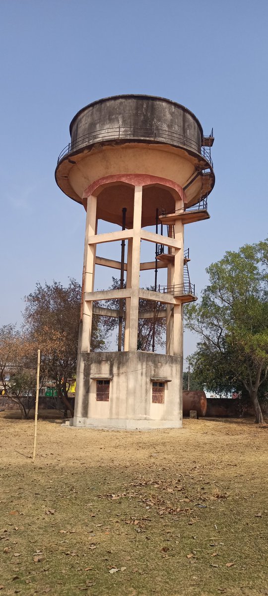 सभी गणमान्य अधिकारी इस पानी टंकी को संज्ञान में लें और पानी टंकी को चालू कराने का काम करें नारायणपुर ब्लॉक परिसर के अंदर वर्षों से पानी टंकी बंद पड़ा हुआ है <a href="/JharkhandCMO/">Office of Chief Minister, Jharkhand</a>  <a href="/HemantSorenJMM/">Hemant Soren</a> <a href="/MithileshJMM/">Mithilesh Kumar Thakur 🇮🇳</a> <a href="/BJP4Jharkhand/">BJP JHARKHAND</a> <a href="/PMOIndia/">PMO India</a> <a href="/sunilsoren_mp/">Sunil Soren</a> <a href="/IrfanAnsariMLA/">Dr. Irfan Ansari</a> @Dist_Admin_Jmt