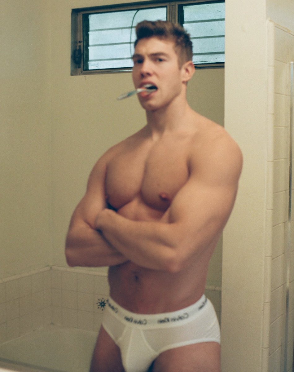 ⠀⠀⠀ ᴏʟʟɪᴇ ᴅʀᴀᴋᴇ
⠀⠀⠀⠀
⠀⠀⠀ gay, vers-bottom, slut.
⠀⠀⠀ college, limitless himbo.
⠀⠀⠀ gym junky, musician.
⠀⠀⠀ completely nsfw. MDNI. 
⠀⠀⠀             <3&amp;rt?