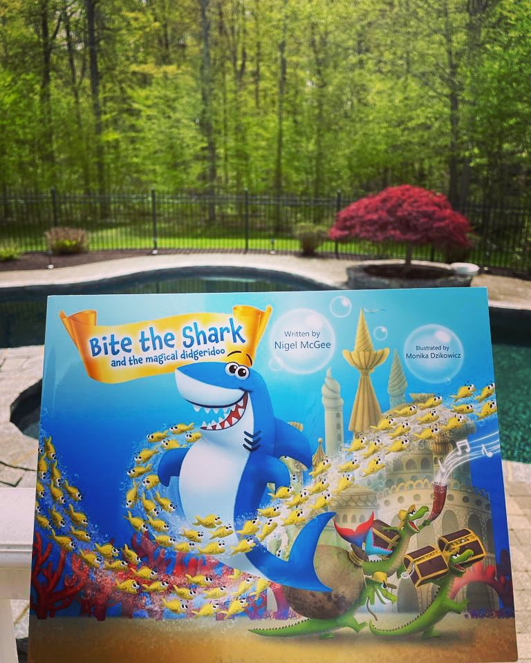 TheNigelMcGee's tweet photo. Bite lands with a splash in Connecticut!🦈 🇺🇸 💦 👀✈️☀️🏊‍♀️
We’re excited to see your pictures of where Bite lands next!
Don’t forget to win a signed copy of Bite!
@nigelmcgeeauth 
#whereisbite
#bitethesharkbook
#winbite
#winabook
#booklaunch
#newchildrensbook https://t.co/ObjMJPchW8