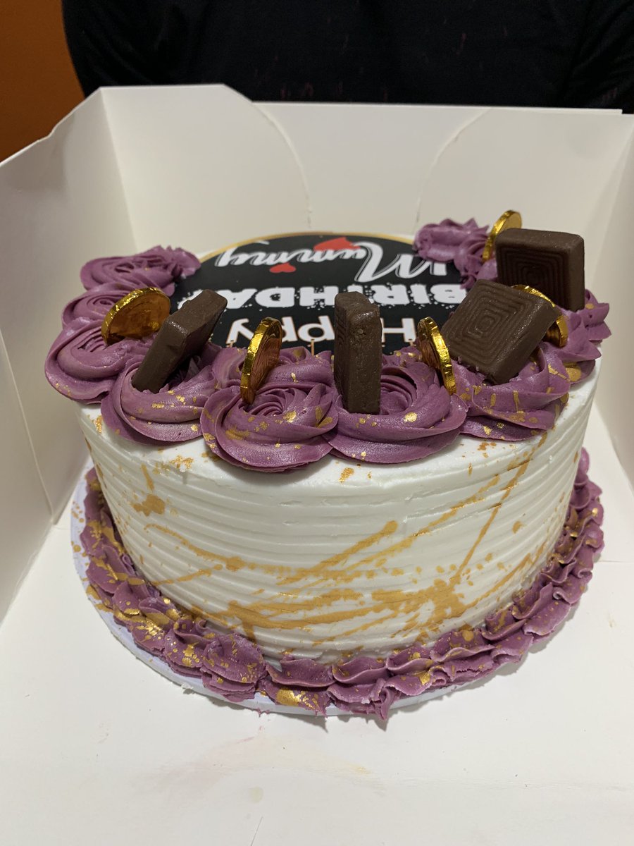 CAKES IN LAGOS PBD/1096 tweet media