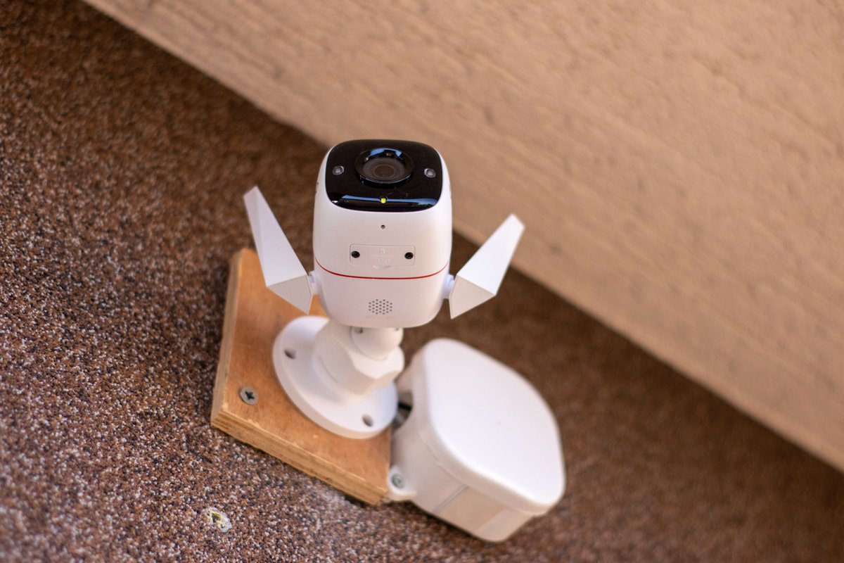 Techtoiowopl's tweet photo. Szukasz zewnętrznej kamery do monitorowania domu? 🎥 🏠 Sprawdziłem jak sprawdza się model Tapo C310 od TP-LINK. 🧐 Czy warto się nią zainteresować? 🤔 O tym dowiesz się z jej recenzji 😁

Recenzja 👉 https://t.co/SwfF6HKFRd https://t.co/OZOZavSW0L