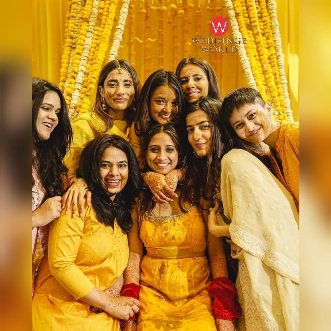 Camakka squad haldi | Haldi poses for bride, Haldi photoshoot, Indian bride  photography poses