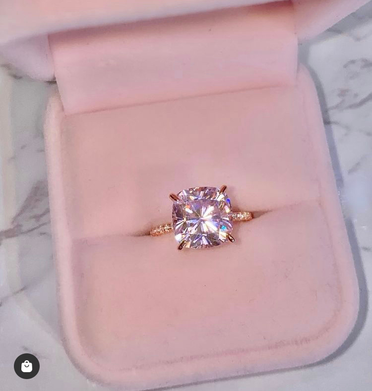 itsaDiva_Thing's tweet photo. Love this 💍 from our collection https://t.co/7xPtC1Tofr