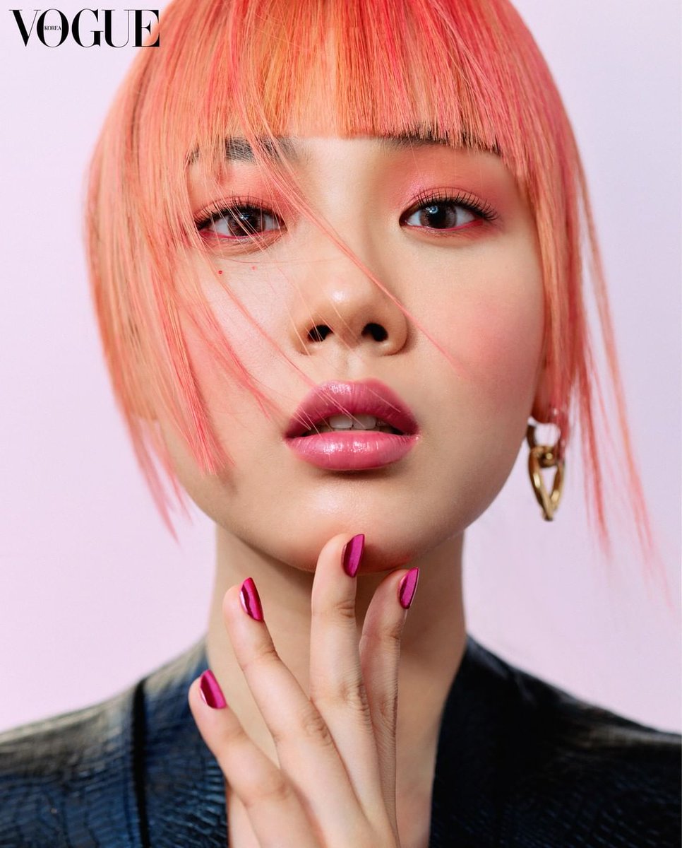 wwbibibullets's tweet photo. {#IGPOST 07.05.21 narscosmeticskorea (1/2)} 

"With unique music and performance.
Meeting beloved musician @.nakedbibi with NARS."

🔸https://t.co/Y47r5NdD5o

#BIBI #nakedbibi #BIBIBullets #비비 #김형서 https://t.co/241D2YoxGR