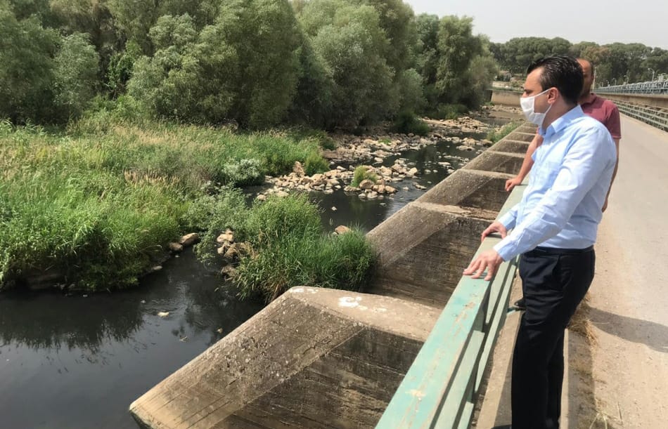 Gediz Göz Göre Göre Katlediliyor 

CHP Manisa Milletvekili Bekir Başevirgen, Gediz Nehri'ne dökülen Alaşehir Çayındaki kirliliği gündeme taşıdı. 
“Sarıgöl’den başlayıp Salihli’ye kadar uzanan bu çay şimdi böyle olmadı. Kirlilik uzun süredir mevcut. Asıl sorun denetimsizlik. “dedi