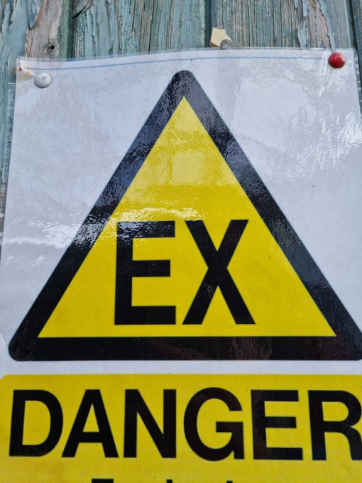 If only this warning came up everytime a ex was about ??? https://t.co/7OrGuAeL72