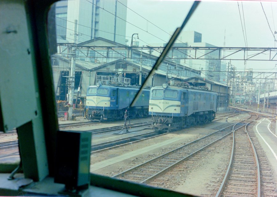 EF5861号機の運転台】 今から約40年前、私が高校生だった頃、時々東京