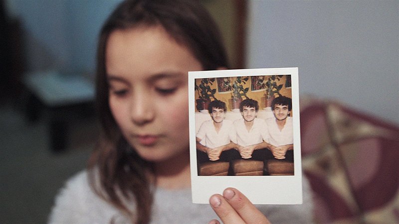 moderntimes_rev's tweet image. Three Swiss deportees of Turkish descent must find their way in a land that is no longer home in &apos;Arada&apos; (dir. Jonas Schaffter).

&apos;Arada&apos; screens its International Premiere as part of @dokfest DOK.deutsch Competition.

REVIEW -&amp;gt; bit.ly/MTReview_Arada

#MTR #MTReview