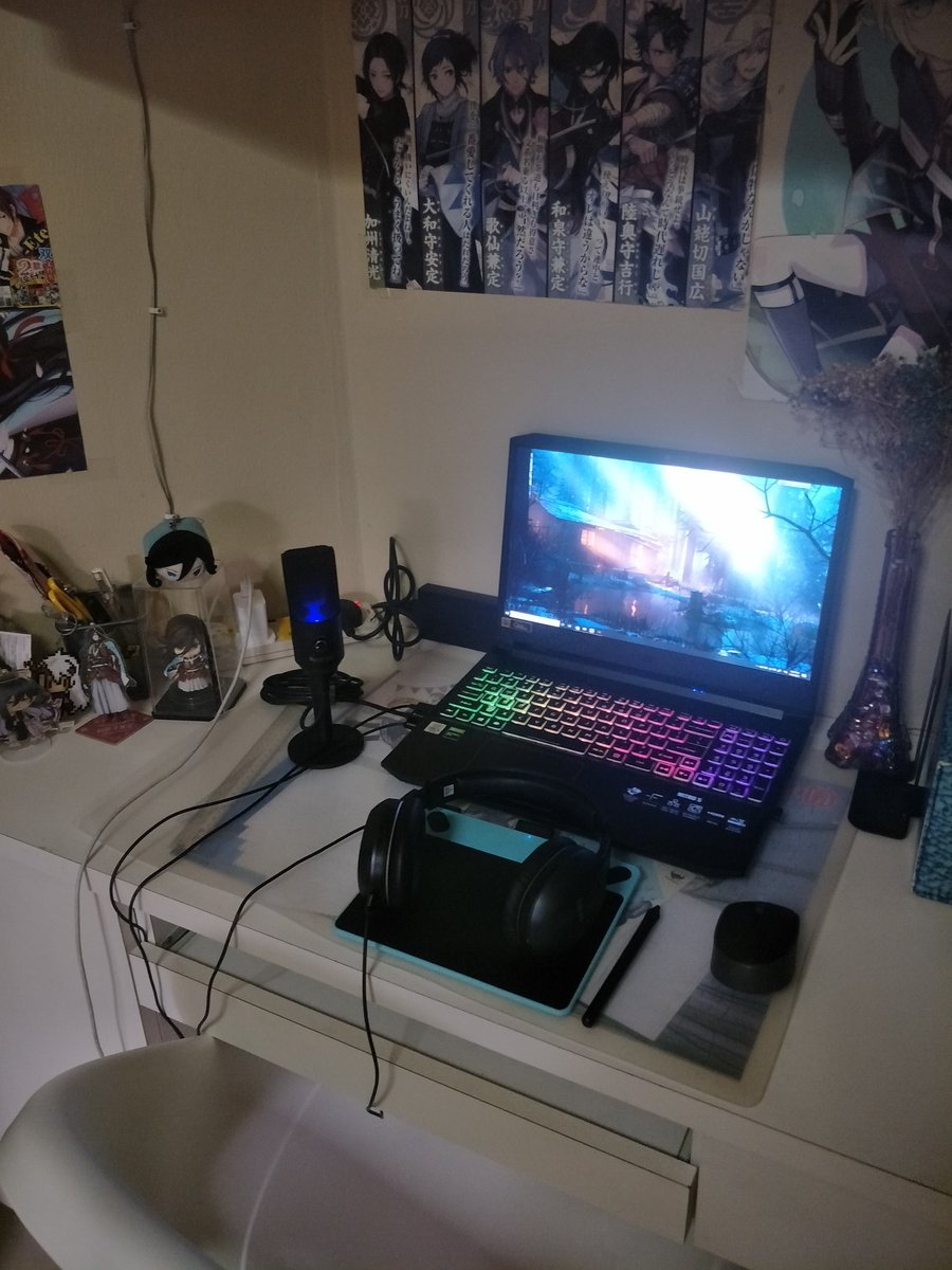 Akitsuki_Inori's tweet image. Although I have been streaming for 1 year and few month but my stream environment are just simple from the start until now xD
#VtuberSetup