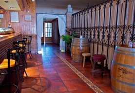 En el Mesón La Fragua (Martiherrero) recogen curriculums porque necesitan camarero o camarera con experiencia. 
#Avila #SierraDeAvila