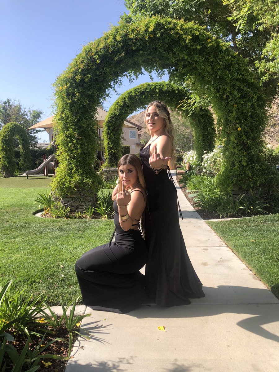 prom w my besties