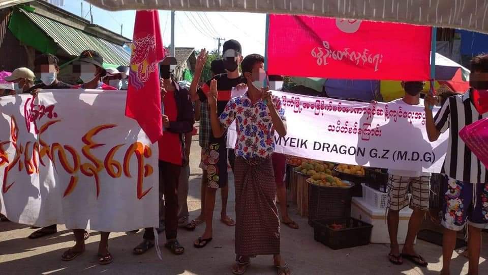 Flash Mob Guerrilla Strike by Myeik Dragon GZ in Myeik!!!

#May10Coup #WhatsHappeningInMyanmar