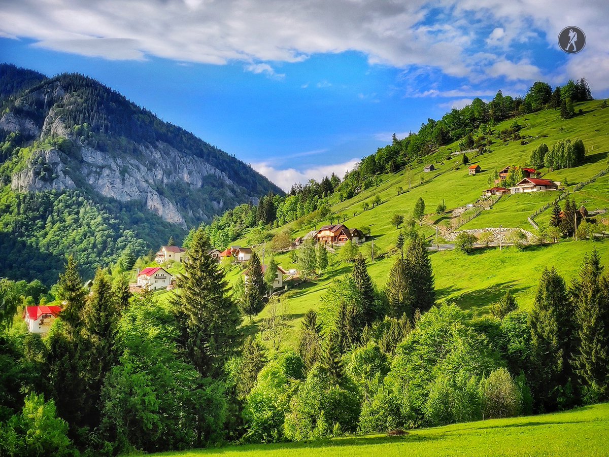 PeMeleaguri's tweet photo. #pemeleaguri #pemeleaguriromanesti #munte #drumetie #trekking #hiking #traseumontan #romania #romania🇹🇩 #pestera #magura #travel #travelphotography #romaniafrumoasa #mountains #mountainview #mountainlovers https://t.co/lWg378h9DN