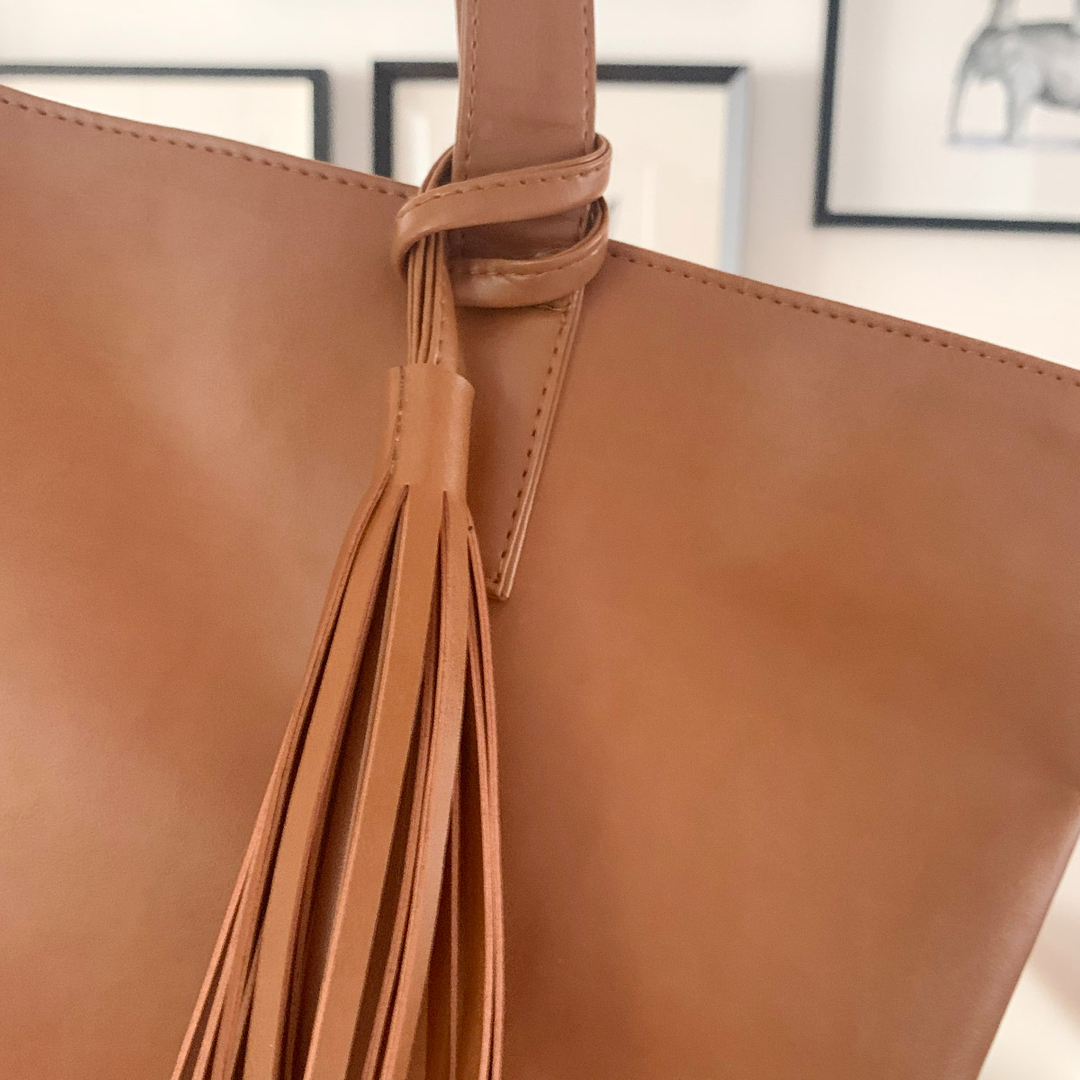 LittleMajlis's tweet photo. S A M P L E 👜 | Lots of changes to be made to this beauty but we're getting there... At Little Majlis we design and manufacture unique corporate, promotional and retail products, with an emphasis on storytelling. We love a design challenge, so get in touch! ✍️ https://t.co/vBuxdqd3EX