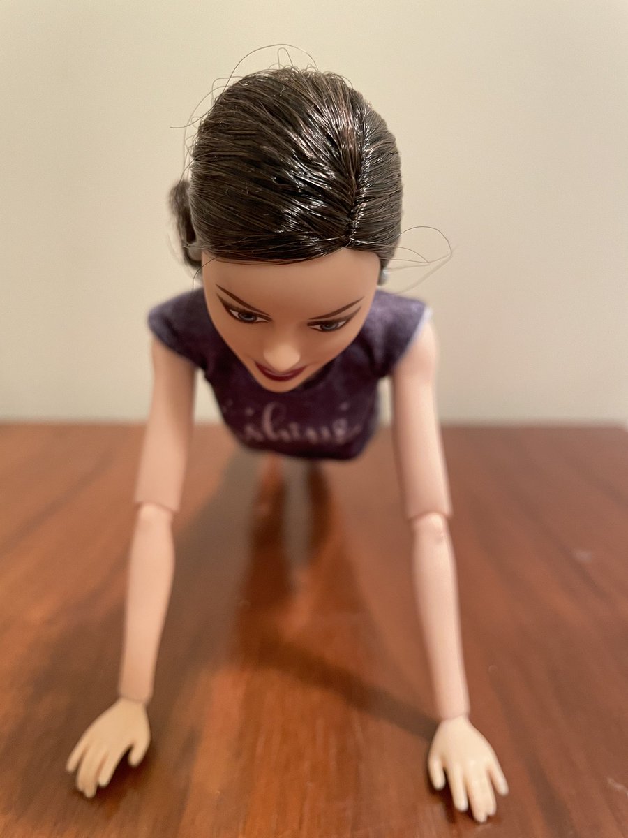 BarbieTessaV's tweet photo. Trying to shine bright in #Formotion! My morning workout motivation is my mid-day snack. I wish push-ups and holding plank positions were more interesting. 💪😊🇨🇦 https://t.co/HbwFo8jKzU #BarbieTessaAroundTheWorld #Barbie #BarbieTessa #BarbieTessaVirtue #TessaVirtue #BarbieLife https://t.co/9ANJC6gwIJ