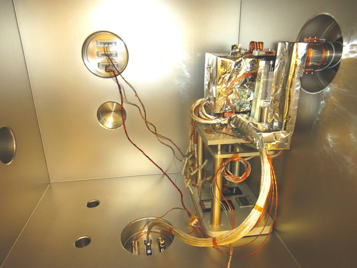 BIRA_IASB's tweet photo. We are hosting another guest in one of our labs. Don’t worry, it’s not a human😉, it’s the #MAJIS spare flight detector 🔭
This week, our team is starting the preliminary phase, before launching the characterization campaign on May 17. More on that next week! #spaceengineering https://t.co/AOYwJ67e4B
