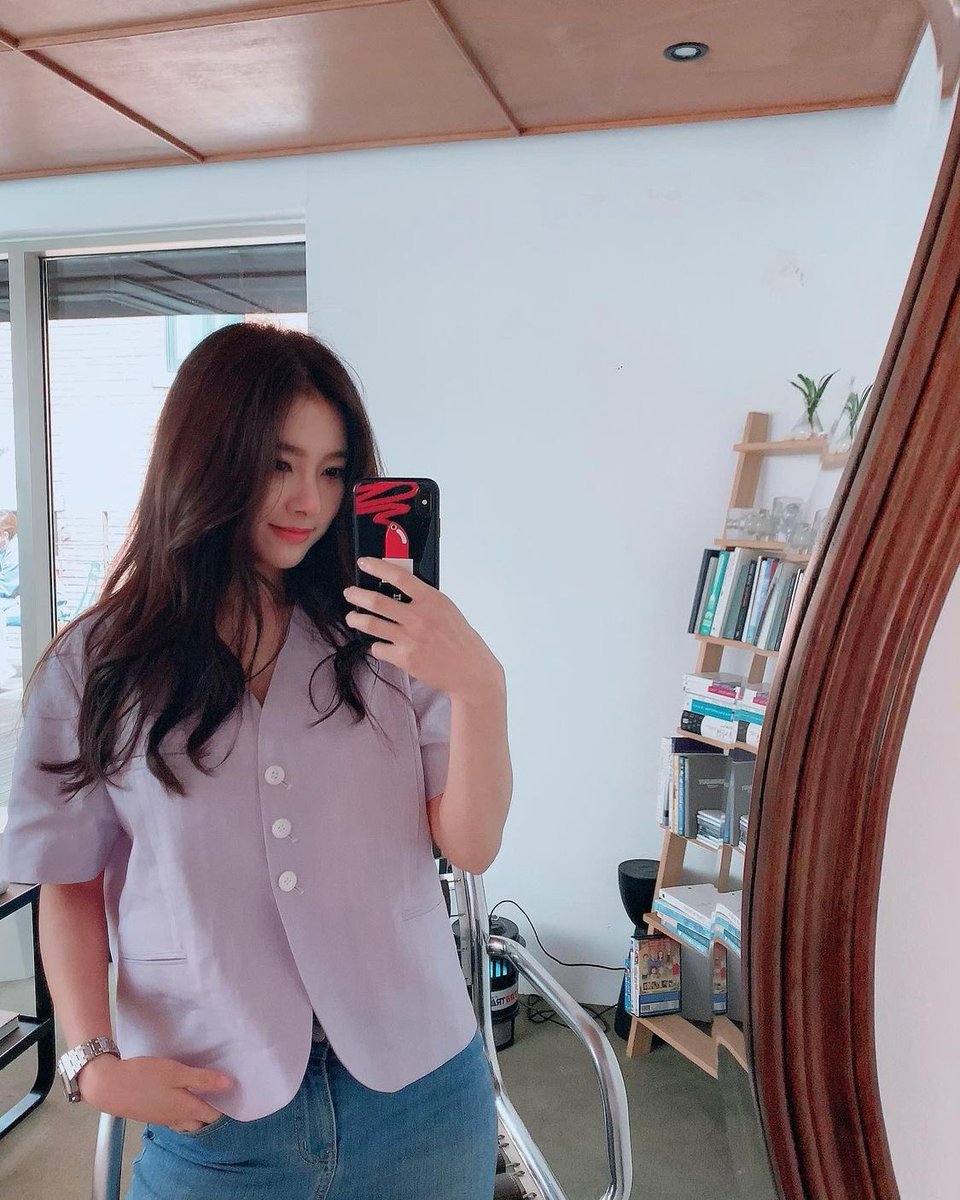 socun89_'s tweet photo. [INSTAGRAM] socun89: 오랜만에 우리 미언니랑 데이뚜
#보라자켓 #보라조아 #💜 #협찬 #ahwe https://t.co/Mo3Ko7uHnD
#KimSoEun #Soeunstagram #김소은 https://t.co/a3jst0FpGv