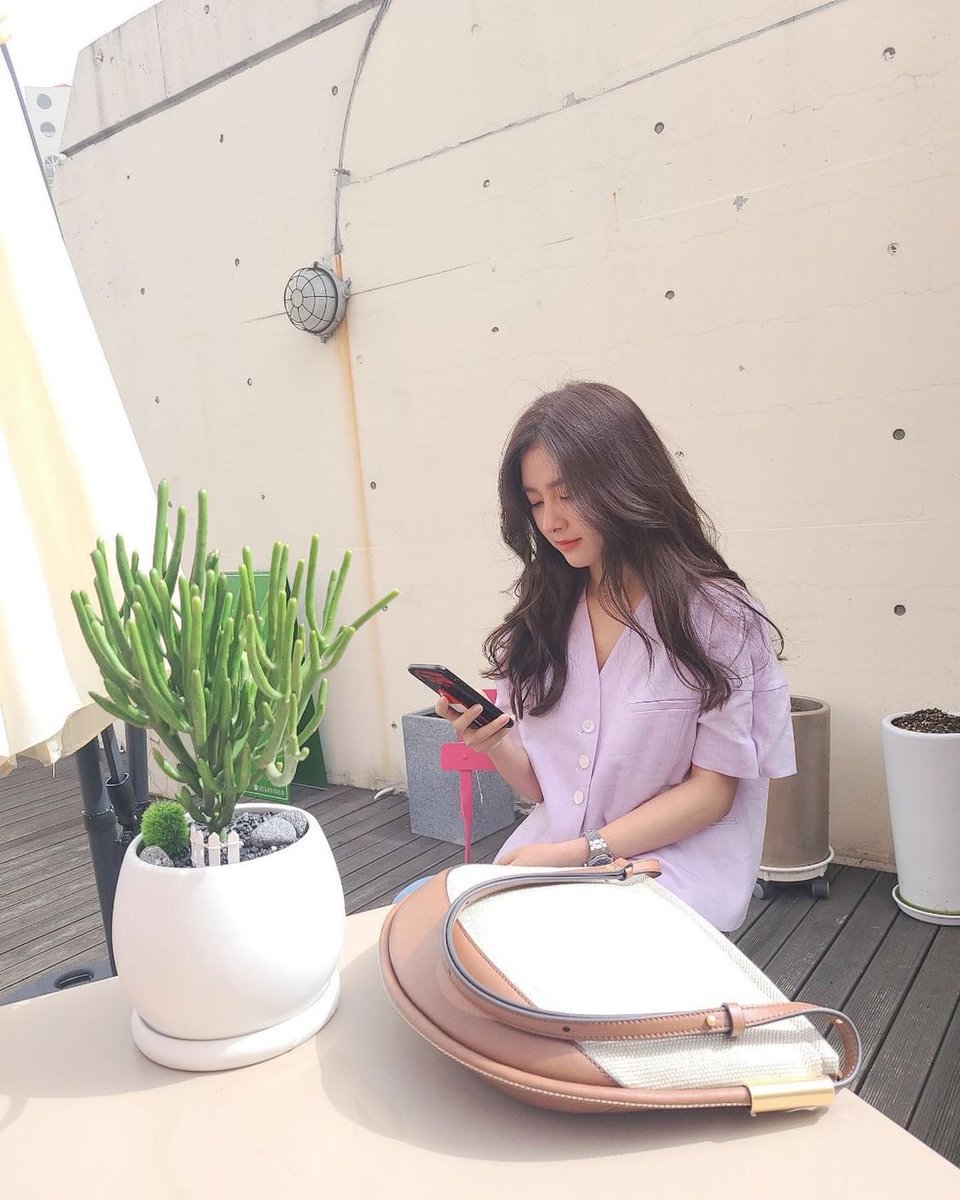 socun89_'s tweet photo. [INSTAGRAM] socun89: 오랜만에 우리 미언니랑 데이뚜
#보라자켓 #보라조아 #💜 #협찬 #ahwe https://t.co/Mo3Ko7uHnD
#KimSoEun #Soeunstagram #김소은 https://t.co/a3jst0FpGv