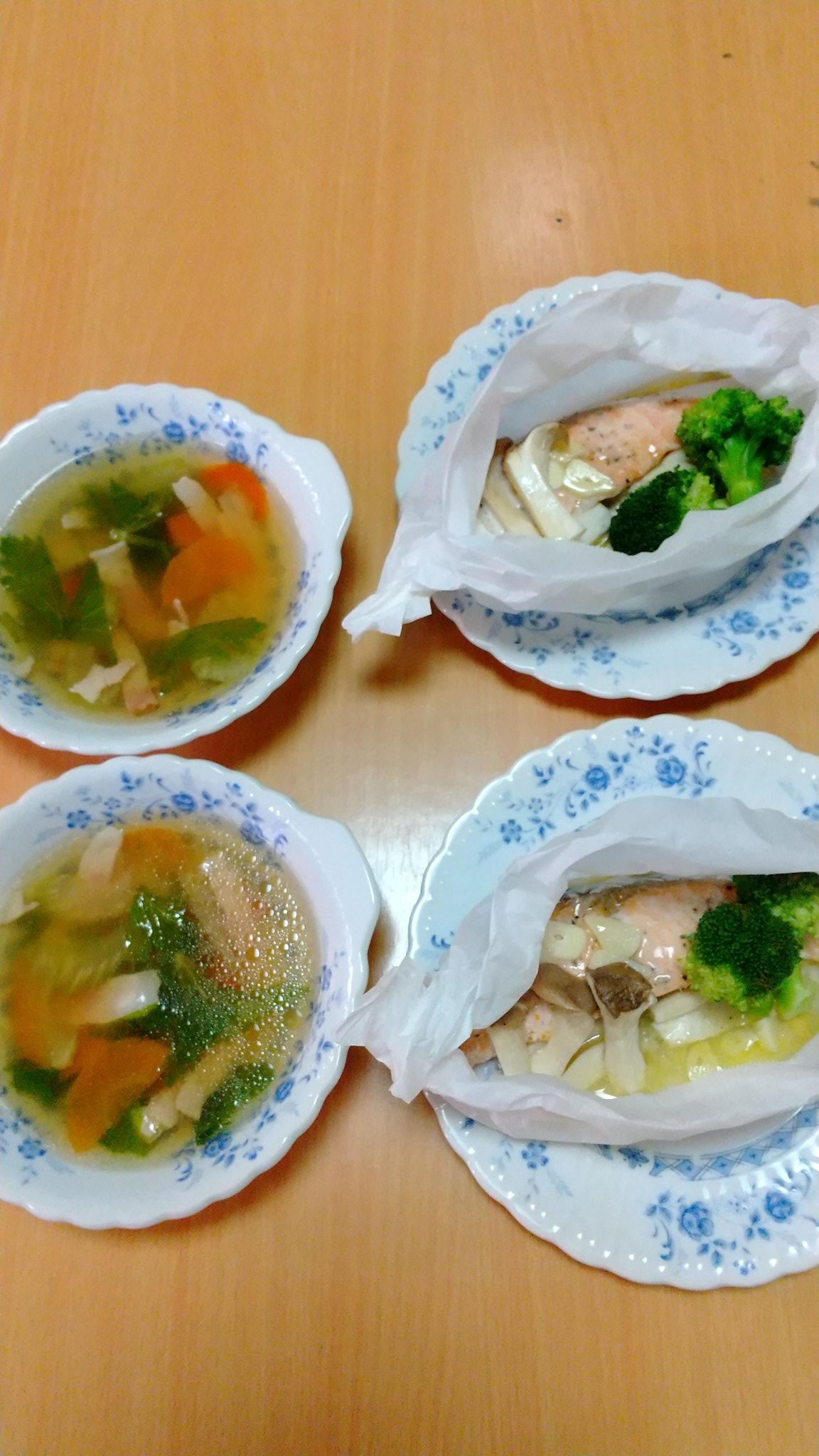 Happy Peko 鮭の包み蒸し と ベーコンとセロリのスープ を作ってみました T Co Wjrjzz76gj Twitter